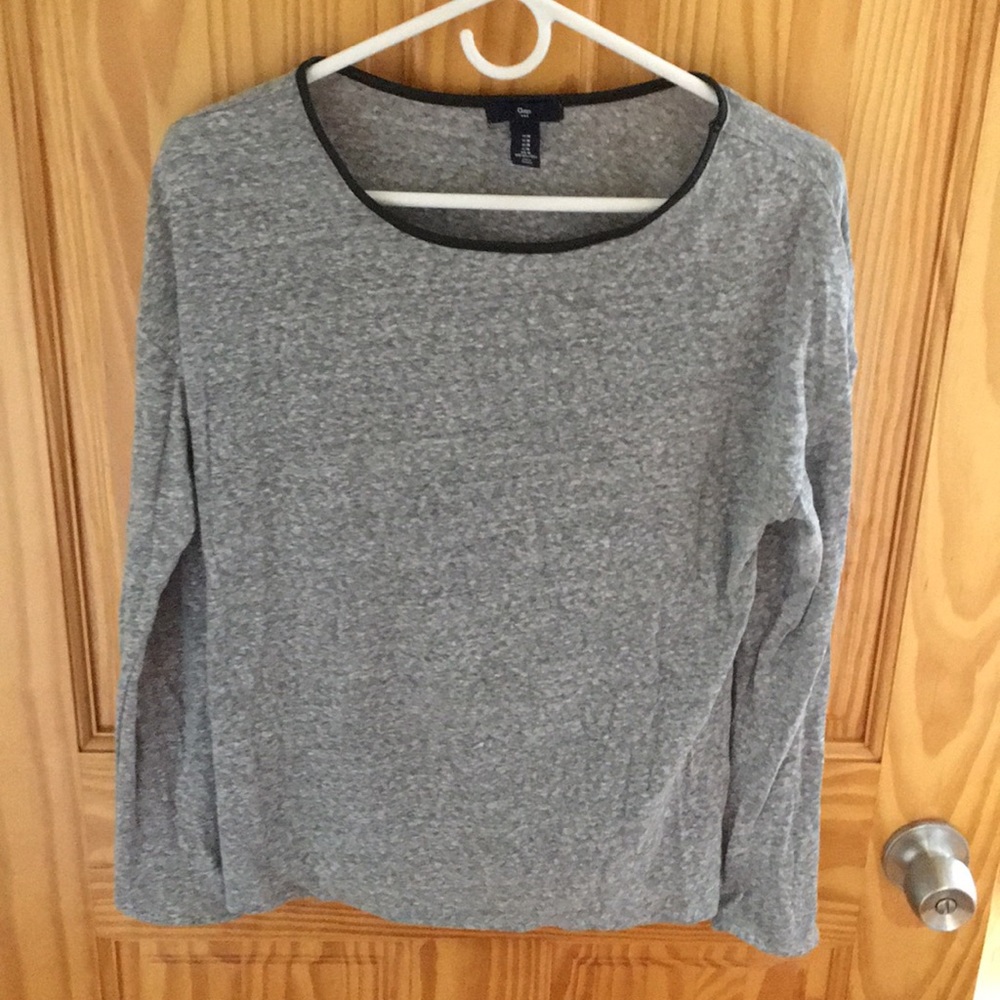 GAP gray long sleeve shirt size M
